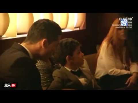 Cristiano Ronaldo stellt seinem Sohn Lionel Messi vor